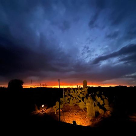 Hole In The Wall Getaway - Usa Mexico Border Bed And Breakfast Columbus Exterior foto